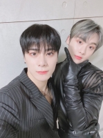  아스트로 문빈·윤산하, 활동 재개 '코로나19 자가격리 해제'