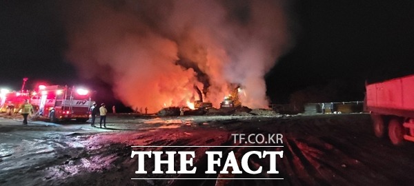 28일 경북 포항 호동쓰레기매립장서 지난 1월에 이어 또다시 불이 났다./경북소방본부 제공