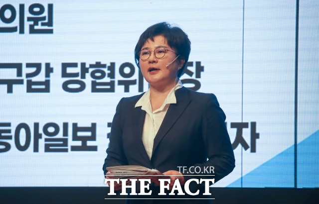 조수진 국민의힘 최고위원이 1일 페이스북에 글을 올려 아들이 화천대유로부터 퇴직금 명목으로 50억 원을 받은 사실이 드러난 뒤 탈당한 곽상도 의원을 옹호하지 않았다고 주장했다. /국회사진취재단