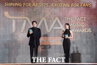  [2021 TMA] 시상자로 무대에 선 손나은, '에이핑크 무대 그리워'