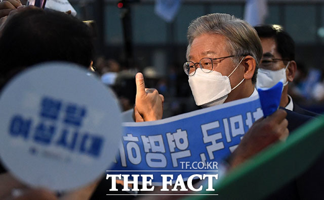 대장동 개발사업 특혜 의혹에 중심에 선 이재명 경기지사가 5일 강공 모드로 일관하며 역공을 폈다. /남윤호 기자