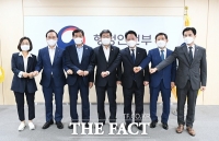  윤화섭 안산시장, 전해철 행안부장관 만나“지방연구원 설립 확대”요청