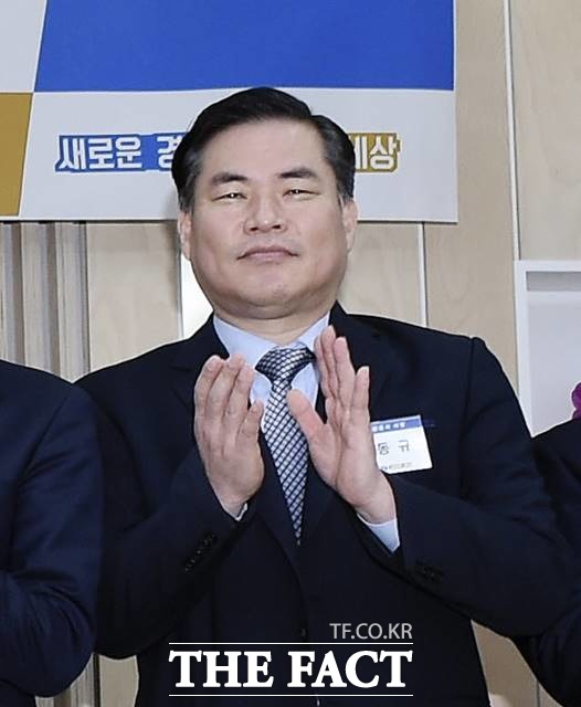 경찰이 8일 대장동 개발사업 특혜 의혹의 핵심인 유동규 전 성남도시개발공사 기획본부장의 휴대전화를 확보했다. /더팩트DB