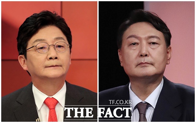 국민의힘 대선 주자인 유승민(왼쪽) 전 의원과 윤석열 전 검찰총장이 13일 제주 합동 토론회에서 문재인 대통령이 최근 성남 대장동 개발 특혜 의혹과 관련해 철저한 수사를 지시한 것을 두고 신경전을 벌였다. /국회사진취재단