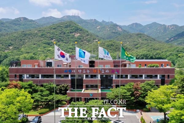 과천시가 오는 18일부터 4주간 광견병 예방접종을 실시한다고 13일 밝혔다./과천시 제공