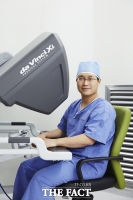  이진욱 인하대병원 교수 '로봇 갑상선 수술이 부작용 감소'