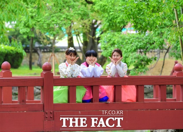 전북 남원시가 우리 옷 한복의 아름다움을 알리고 한복 대중화를 위한 한복사진 공모전을 연다. /남원시 제공