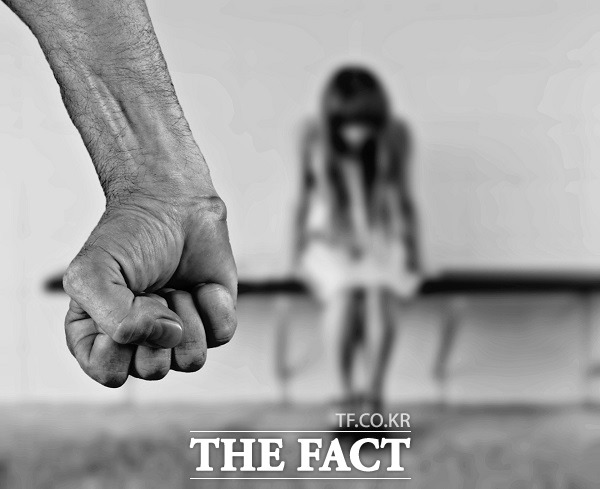 헤어진 여자친구를 협박하고 자신의 차에 태워 소지품을 뺏은 것도 모자라 차량과 숙박업소에서 감금한 20대 남성이 경찰에 체포됐다. 사진은 기사 내용과 무관함. /픽사베이