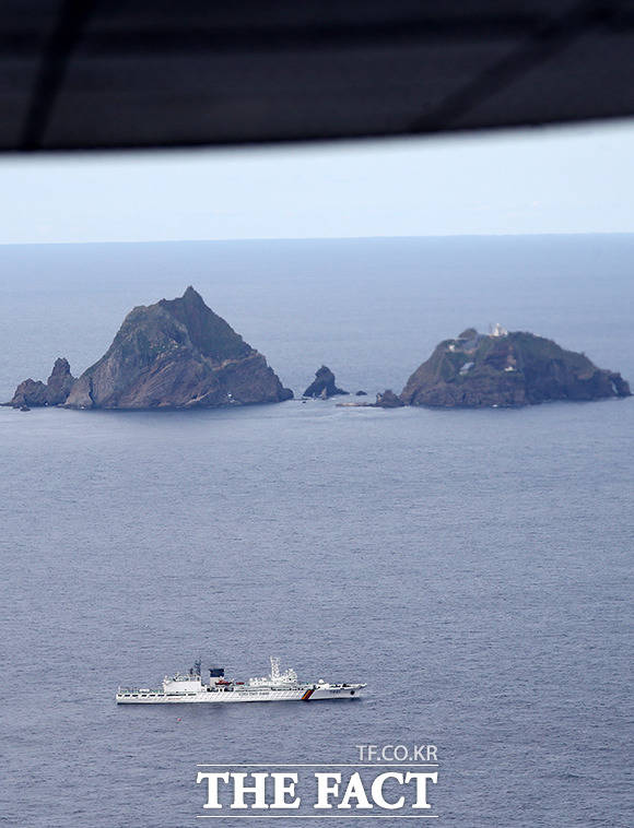 20일 동해지방해양경찰청에 따르면 이날 오후 2시 24분께 독도 북동쪽 168km 해상에서 72톤급 후포선적 A호가 전복됐다는 신고가 접수됐다. 사진은 기사 내용과 관계 없음. /더팩트DB