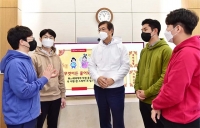  후드티 입은 신학철 LG화학 부회장, MZ세대와 '멘토링 소통'