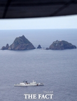  [속보] 독도 북동쪽 먼바다서 9명 탄 선박 전복…해경 수색