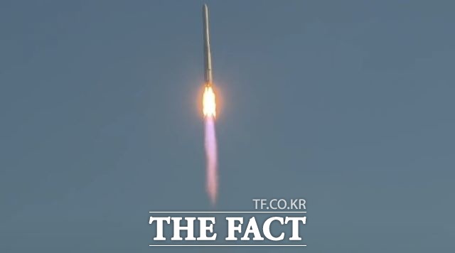순수 우리 기술로 설계하고 제작한 우주 발사체 누리호(KSLV-II)가 발사후 힘차게 솟아오르고 있다. /한국우주항공연구원 영상 캡쳐