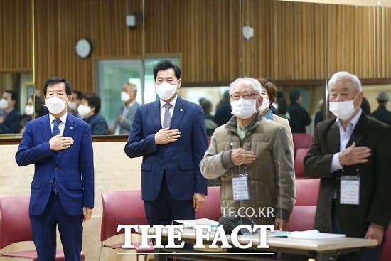 김상돈 의왕시장은 21일 아름채복지관에서 개최한 신임 경로당 회장 및 임직원 교육에 참석했다./의왕시 제공