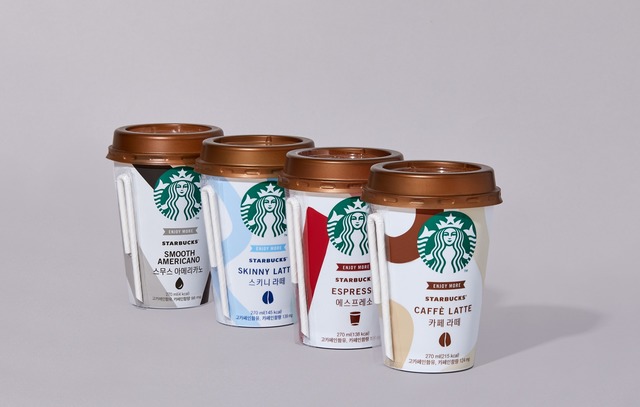 동서식품이 10월 말부터 생산되는 스타벅스 컵 커피 제품에 재활용이 가능한 종이 빨대를 도입한다. /동서식품 제공