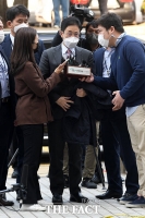  취재진 질문에 답하는 손준성 검사 [포토]