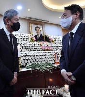  노태우 빈소 조문한 윤석열 [TF사진관]