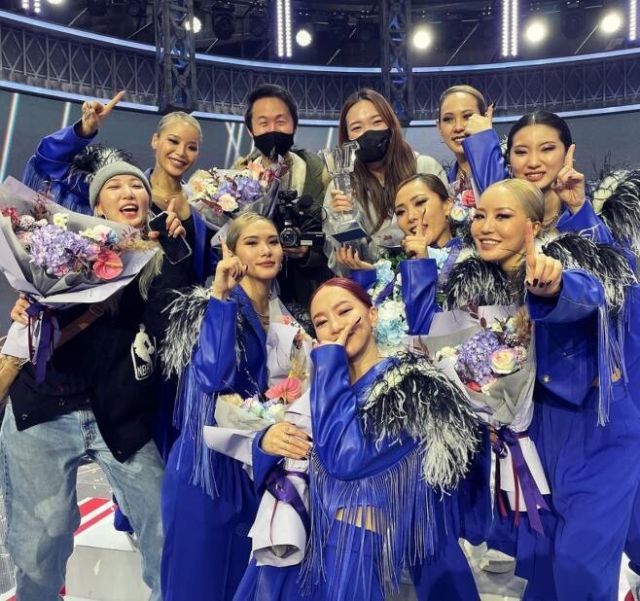 댄서 허니제이가 Mnet 스트릿 우먼 파이터에서 자신이 이끄는 크루 홀리뱅이 최종 우승을 차지한 소감을 밝혔다. /허니제이 SNS
