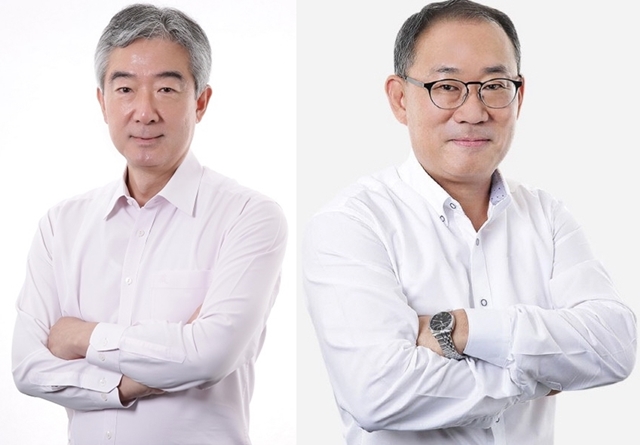 KTB네트워크가 한국거래소로부터 코스닥 상장예비심사 승인을 받았다고 28일 밝혔다. 사진은 (왼쪽부터) 신진호 KTB네트워크 대표이사 부회장, 김창규 대표이사 사장. /KTB네트워크 제공