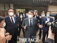  윤석열 '충무공 받들어 위기의 나라 바로 세울 것'