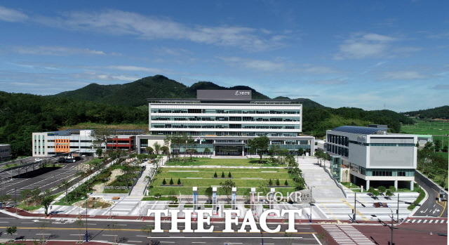 고흥군은 재해위험 안고 있던 대서면 금당 2제와 적정 농업용수 확보에 어려움을 겪어 왔던 도화 사동제 등 7개소의 노후 저수지를 수리시설개보수 신규 사업으로 선정, 향후 2~3년에 걸쳐 사업을 진행한다. /더팩트DB