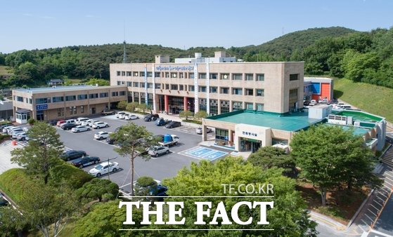 충남 청양군이 여성의 인권 보호와 권익증진 사업 유공 기관으로 선정돼 충남도지사 표창을 받았다./청양군 제공