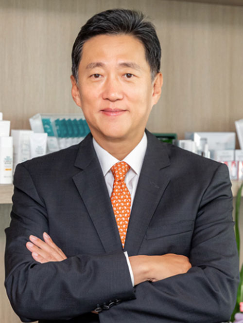 휴젤이 식품의약품안전처의 보툴렉스주 행정처분에 대해 법적 대응에 나섰다. 사진은 손지훈 휴젤 최고경영자. /휴젤 홈페이지