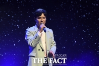  임창정, 코로나19 확진…전날 이지훈 결혼 축가