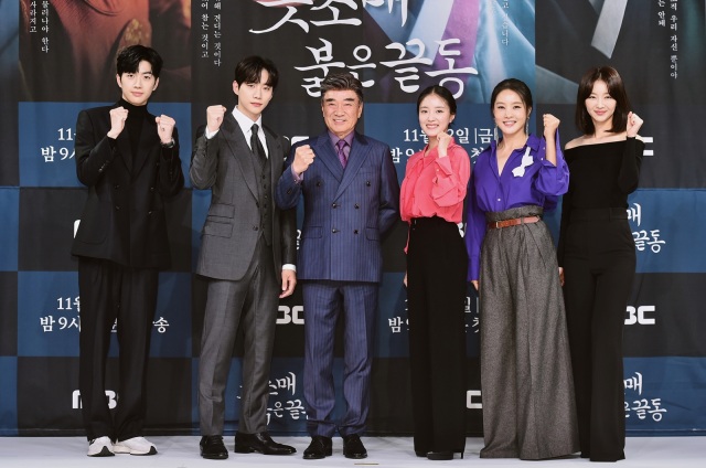 강훈, 이준호, 이덕화, 이세영, 박지영, 장희진의 옷소매로 MBC가 사극명가 명성을 되찾을지 관심이 모인다.