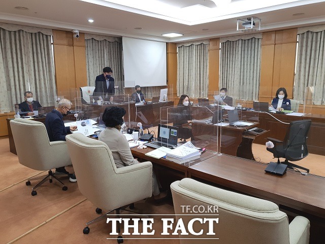 11일 대전시의회 복지환경위원회에서 대전시 청년가족국에 대한 행정사무감사가 진행되고 있다. / 대전 = 김성서 기자