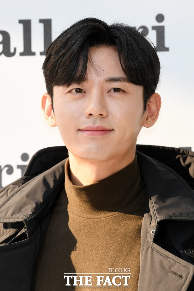 배우 이지훈이 스폰서 갑질의 오해는 만나서 잘 풀겠다며 논란을 종결했다. /더팩트 DB