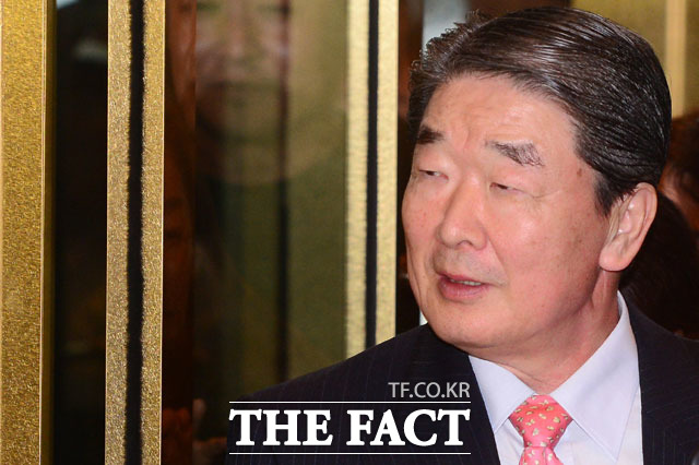 LX홀딩스 계열사들이 15일 전무 6명, 이사 14명 등 임원 20명을 신규 선임·승진하는 정기 임원 인사를 단행했다. 사진은 구본준 LX그룹 회장. /더팩트 DB