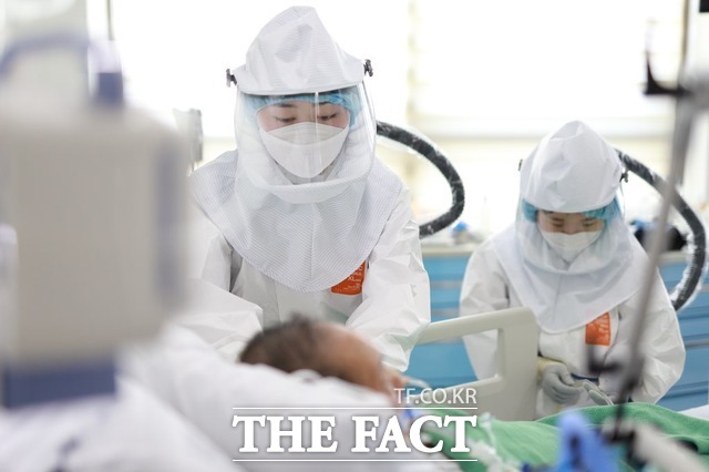 16일 경북도에 따르면 전날 발생한 확진자 9명은 모두 지역감염 사례로 이날 오전 0시 기준 누적 확진자는 1만378명으로 증가했다./더팩트DB