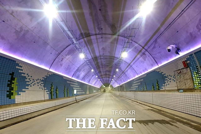 충남 보령 대천항과 원산도를 잇는 해저터널이 사업 추진 23년 만에 개통한다. / 보령= 김아영 기자