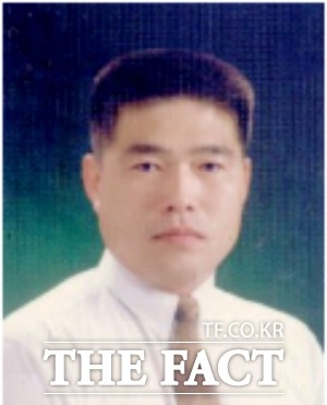 전북 남원시청 관광과에 근무중인 한종수 친환경전기열차TF팀장(57·시설6급)이 한국산업인력공단 제125회 토목시공기술사 자격시험에 최종 합격해 화재다. /남원시 제공