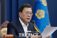  文대통령 '방역, 의료 대응 체계 빈틈없이 가동 총력'