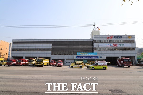 구미와 고령, 경산서 밤사이 차량·건물 화재가 잇따라 소방당국이 진화작업을 펼쳤다. 구미소방서 전경. /구미=황진영 기자