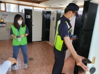  숨은 몰카도 찾아낸다…제주 자치경찰단, 화장실 불법 촬영 단속 나서