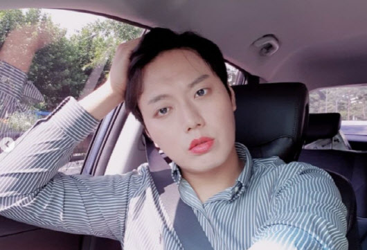 개그맨 설명근 씨가 대낮에 만취 상태로 운전하다 교통사고를 낸 혐의로 약식기소됐다. /설명근 인스타그램 캡처