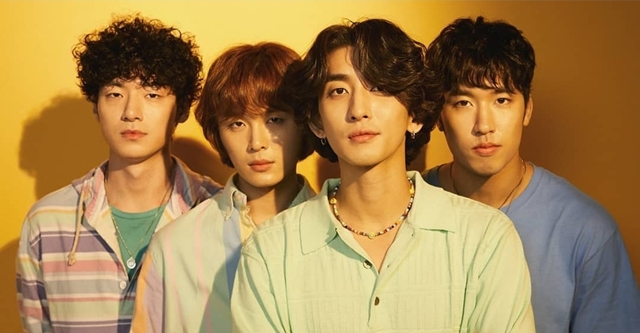 잔나비 멤버 윤결이 폭행 혐의로 경찰에 입건된 가운데 소속사가 이미 계약이 해지된 상태라고 공식입장을 밝혔다. /잔나비 공식 SNS 캡처