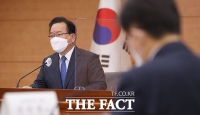  김부겸 총리, '일상회복 발걸음...되돌려야 한다는 의견 나올 수도' [TF사진관]