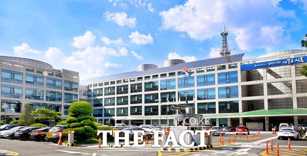 시흥시는 26일 한국전력공사가 2026년 6월까지 송도국제신도시 광역전력 공급능력 확보를 위해 현재 설계 진행 중인 시흥-인천 지역 전력구 공사에 대한 공식 입장을 밝혔다./시흥시 제공