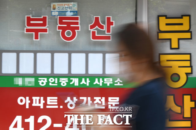 KB부동산 월간주택가격동향 시계열에 따르면 9월 서울 소득 대비 집값 비율(PIR)은 3분위 소득, 3분위 주택일 때 17년 6개월이다. /이새롬 기자