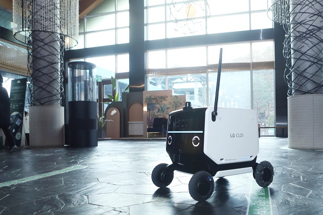 LG전자가 경기도 광주시 곤지암리조트에 AI 로봇을 활용해 호텔과 리조트를 효율적으로 관리하는 AI 시설관리 솔루션을 적용했다고 1일 밝혔다.
