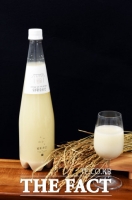  대전신세계,  지역 양조장과 막걸리 '93 황금곳간' 출시