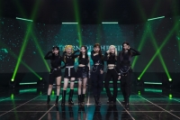  '디테일 난이도 UP'…에버글로우, 우주 해적의 멋진 항해(종합)