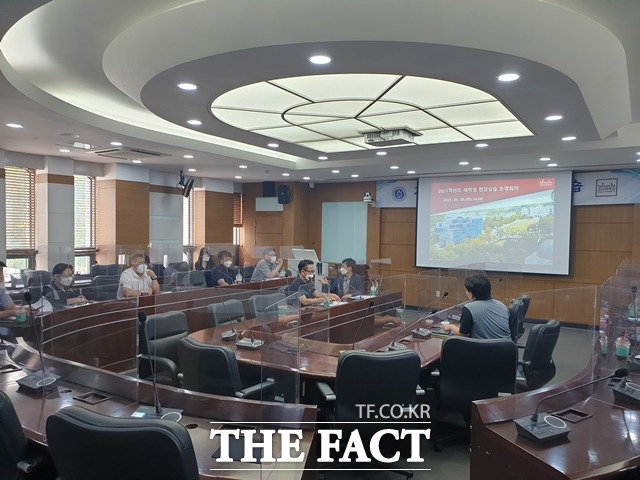 호서대 현장실습TF팀이 제도 개선 회의를 하고 있다. / 호서대 제공