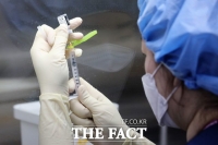  美 FDA, 오미크론 백신·치료제 신속 승인 방안 검토 
