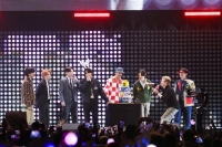  방탄소년단, LA 콘서트 이어 美 '징글볼 투어' 참여…오프닝 장식 