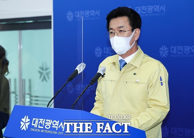 경찰이 옛 충남도청사 내 심어진 향나무를 훼손한 혐의로 고발 당한 허태정 대전시장에 대한 수사를 불송치로 마무리했다. / 더팩트 DB