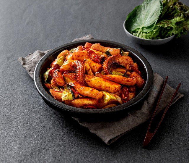 CJ프레시웨이가 외식 고객사와 협력해 RMR(레스토랑 간편식) 시장에 진출한다. /CJ프레시웨이 제공